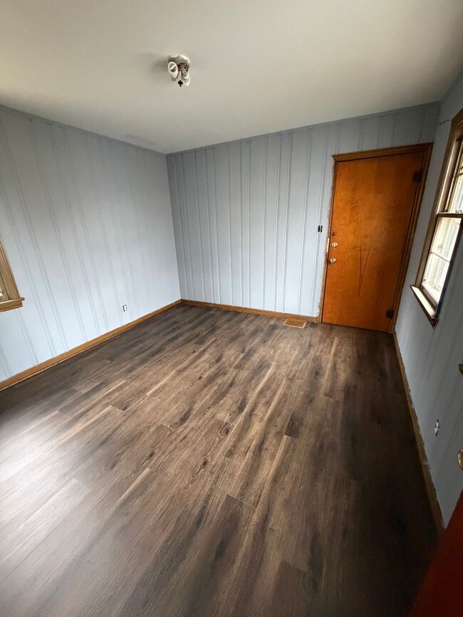 Photo - 3 Bedroom and 1 bath