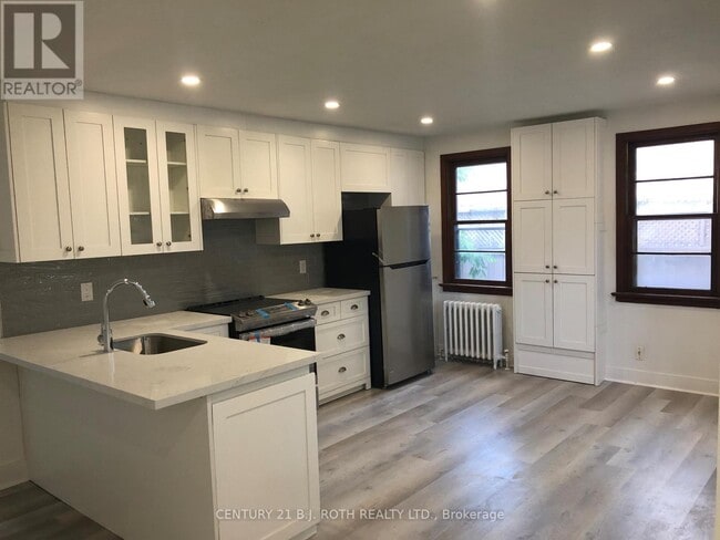 Photo - 34 Cundles Rd E