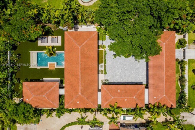 Photo - 864 NE 84th St