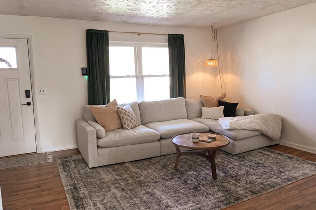 Photo - 1523 N Hershey Rd