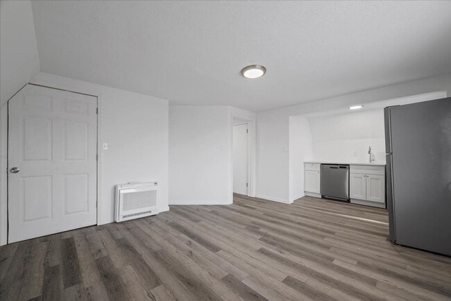 Photo - 612 N St Clair St Unit 3