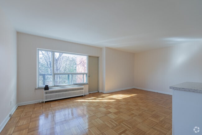 1BR, 1BA - Living Room - Castlefield Apartments