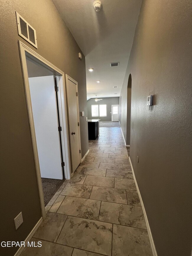 Photo - 924 Coyote Melon Dr