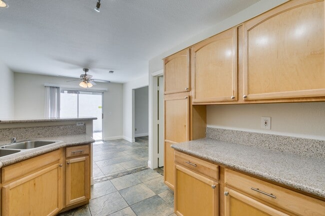 Photo - Modern 2 Bed, 2.5 Bath Henderson Townhome