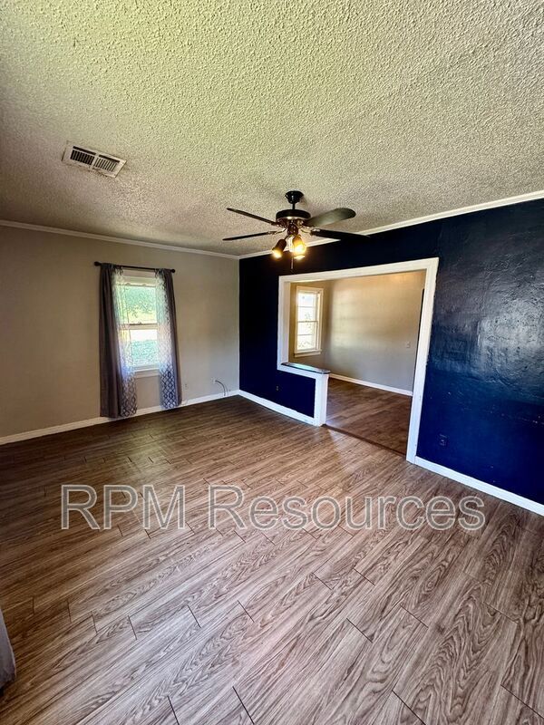 Photo - 2943 Pioneer Ave Unidad 2943