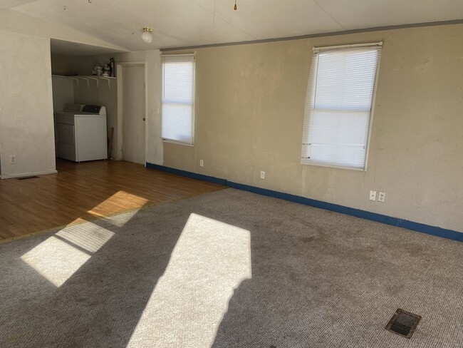 Photo - 2000 Redwine Ave