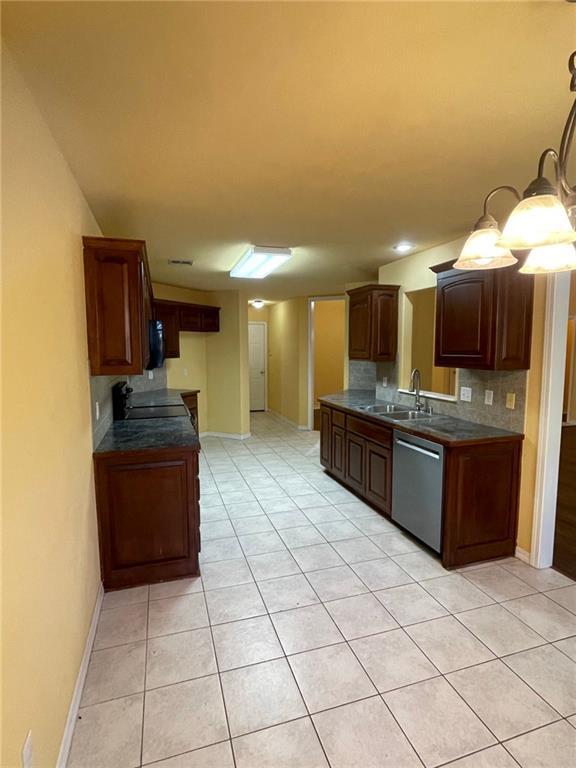 Photo - 143 Fox Run Cir