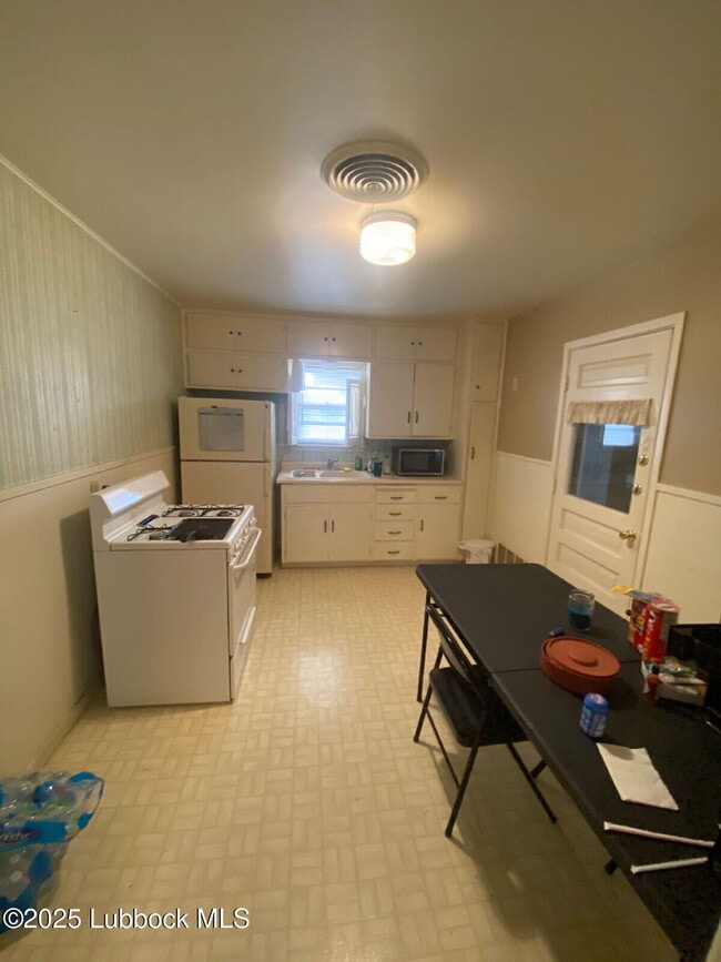 Photo - 3205 33rd St