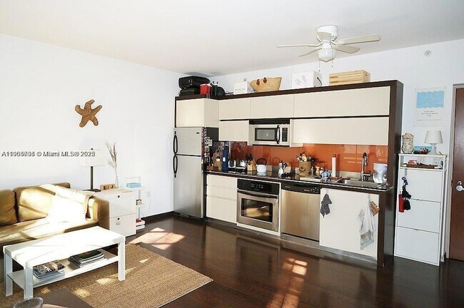 Photo - 435 21st St Unit 215