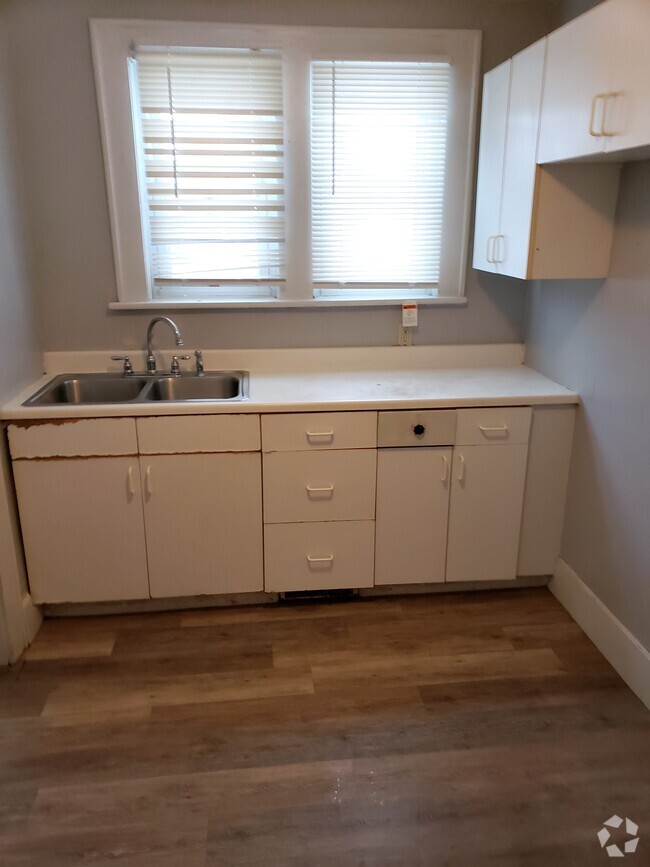 Building Photo - 59 N Arlington St Unit 1 Rental