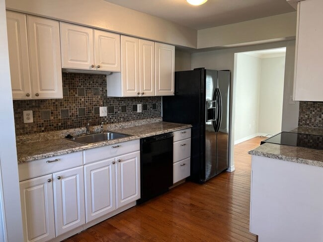 Photo - Renovated End-Unit Townhome