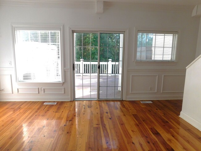Photo - Lovely Townhome Available In Yacht Cove