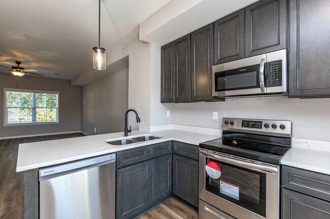 Photo - 502 S Main St