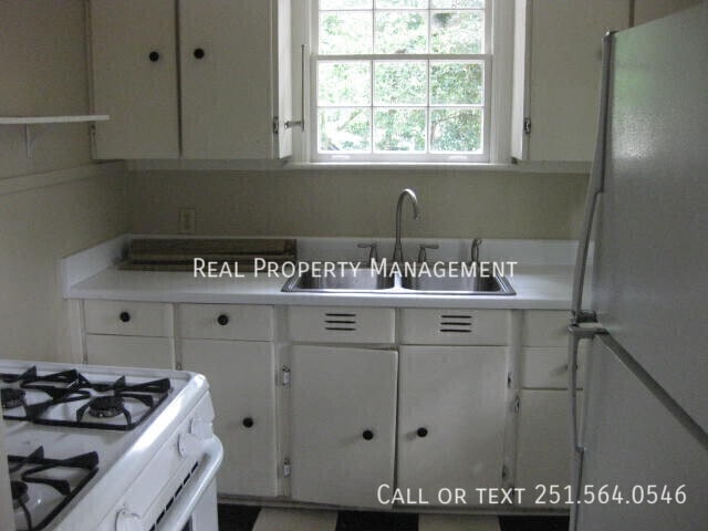 Photo - 335 Azalea Cir W