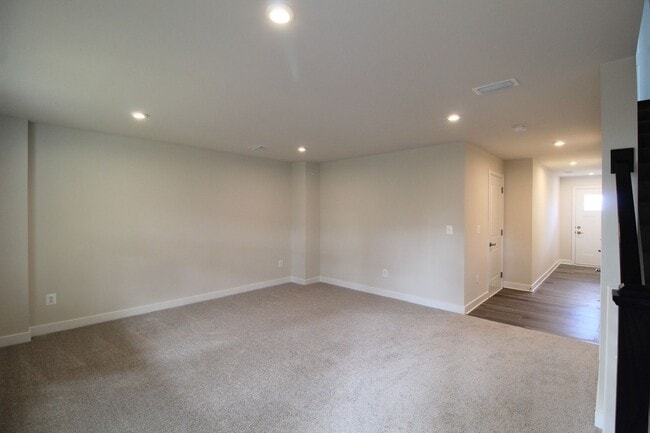 Photo - 3 Bedroom 2.5 Townhome Available Now!