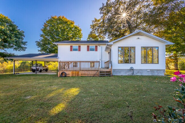 Photo - 1085 Manning Mill Rd