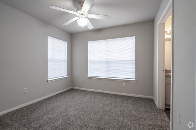 1BR, 1BA - 638SF