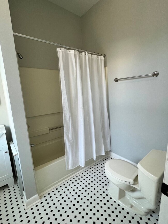 Photo - 132 Jay St