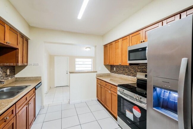 Building Photo - 1120 NE 160th St Rental