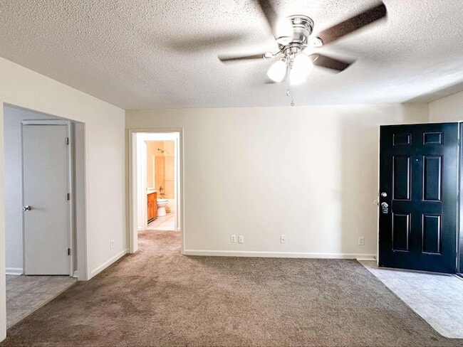 Photo - 470 Martha Ln