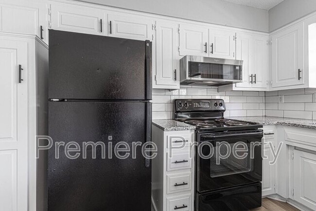 Photo - 11702 E 60 St