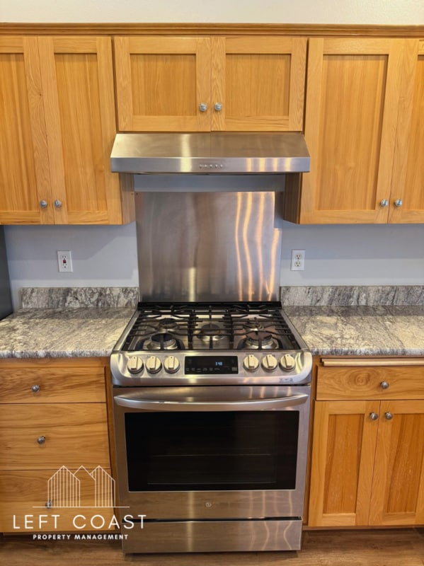 Photo - 6106 NE Oar Dr