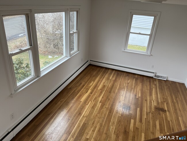 Photo - 341 Truman St