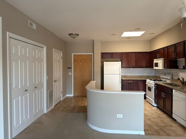 Photo - 3501 Wellington Ct Unit 409