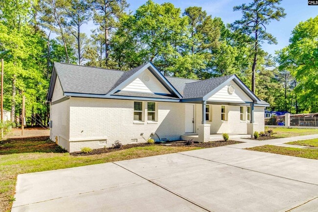 Photo - 2327 Willow St