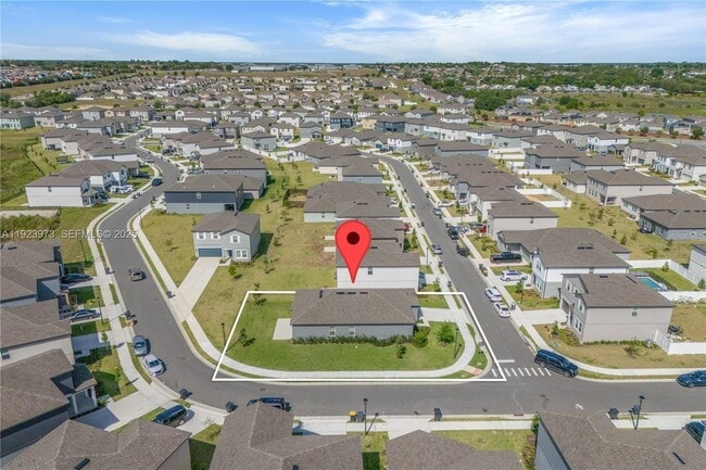 Building Photo - 2375 Lancashire St