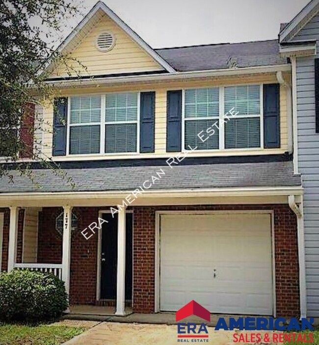 Townhouse w/ fenced back yard! - Townhouse w/ fenced back yard!