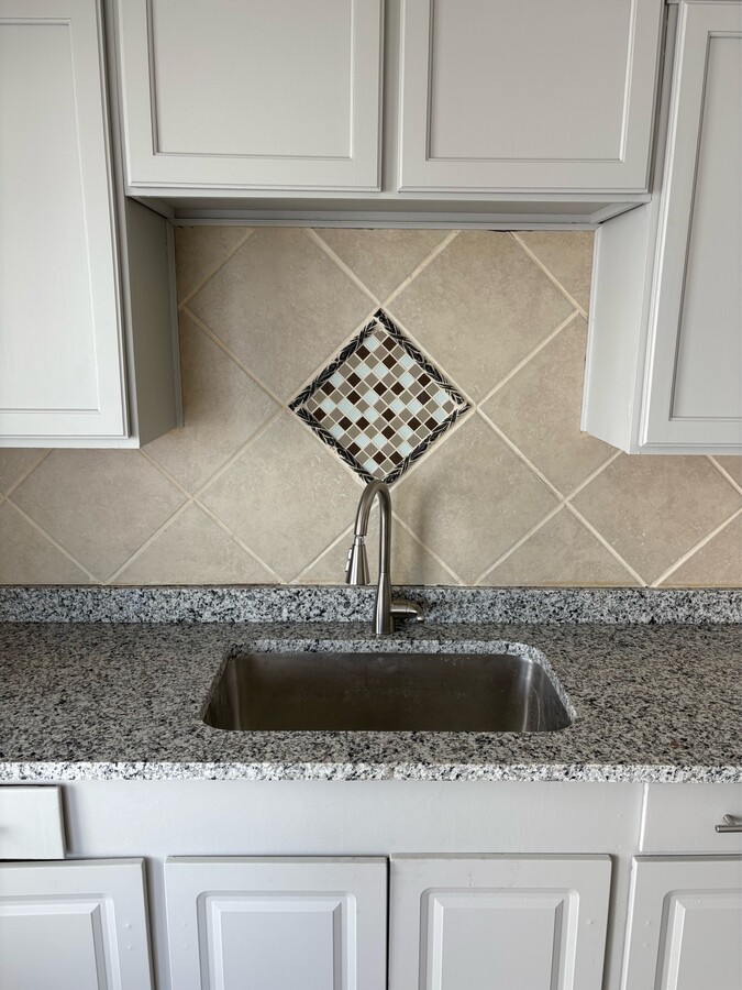 Photo - 825 W Chickasha Ave