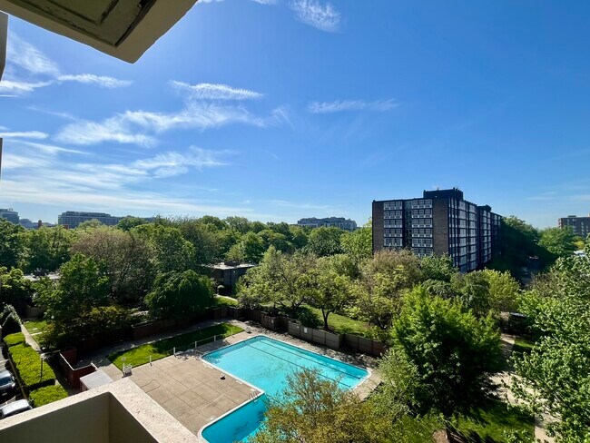 Building Photo - 240 M St SE Rental