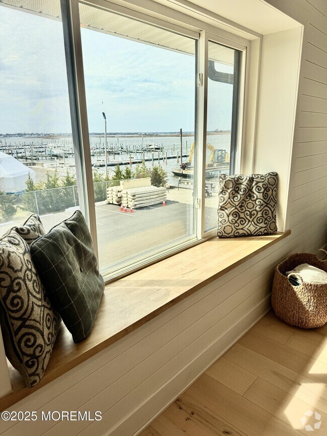 Building Photo - 1382 Ocean Ave Unit b18 Rental