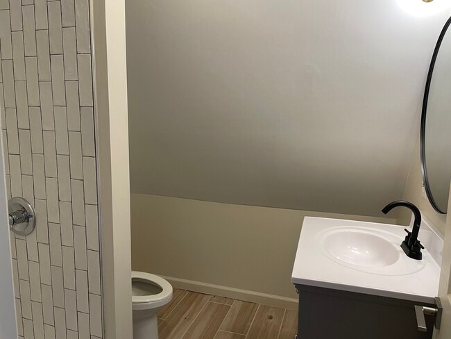 Photo - 140 Fabyan Pl Unit #3