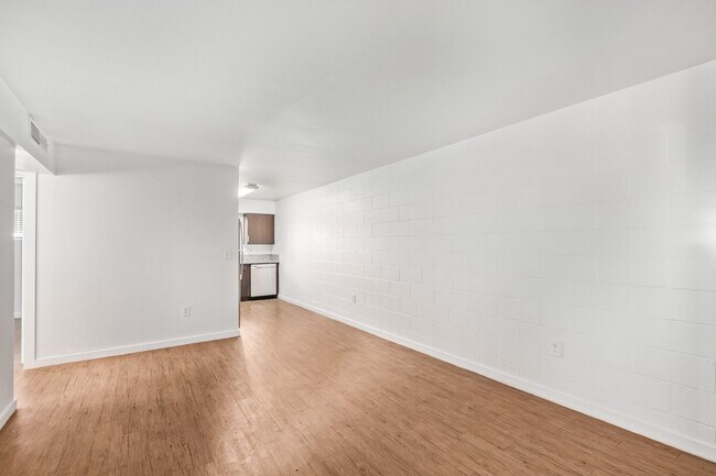 Photo - 109 E Broadway Rd Unit 2