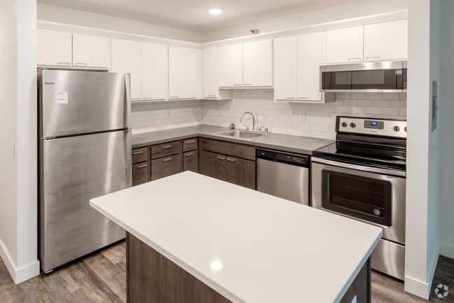 1 habitación, 1 baño - 670 pies cuadrados - The Markham