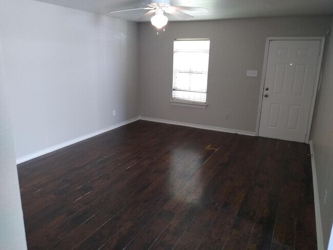 Photo - 11403 Mosscrest Dr