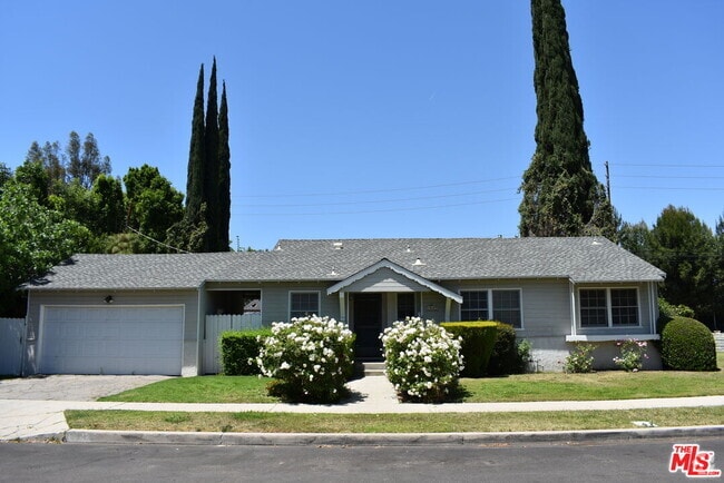 Building Photo - 19229 Aetna St Rental