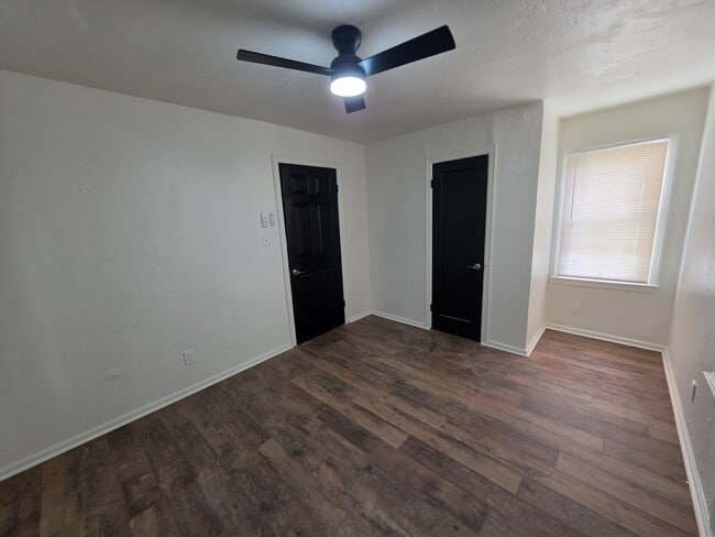Photo - 314 W Marshall Dr