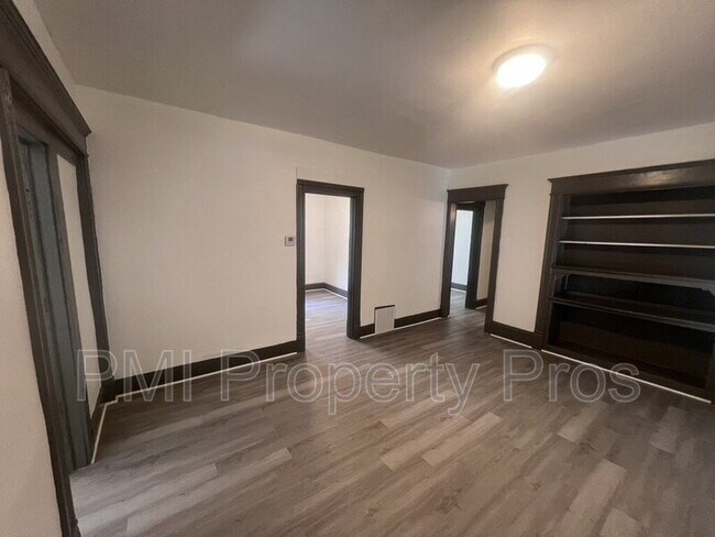 Photo - 140 E Chambers St