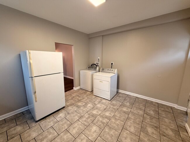 Photo - 4924 Chalgrove Ave
