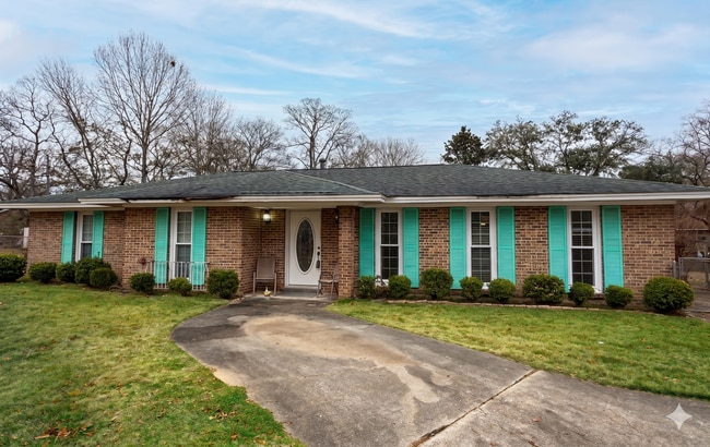 Building Photo - 4748 Rainbow Curve