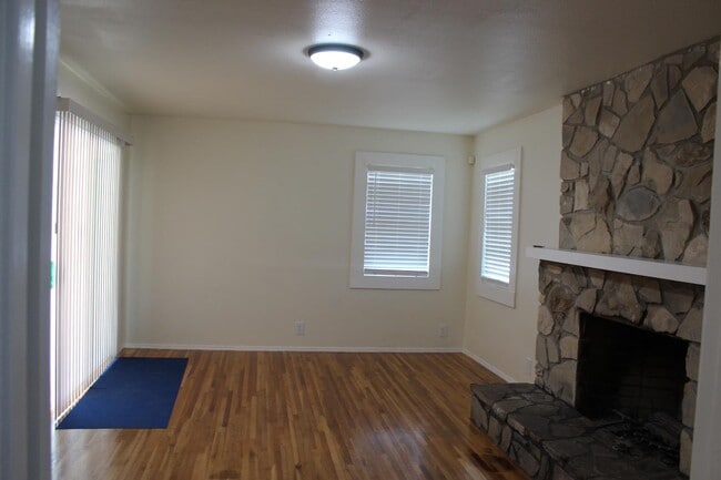 Photo - 1996 N 11th Ave