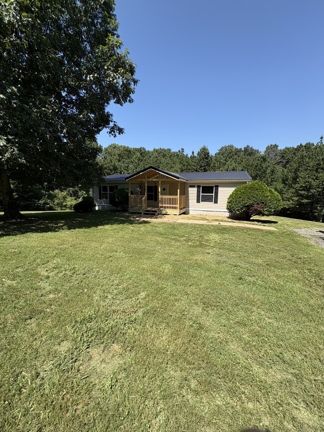 Building Photo - 152 Meadow Ln