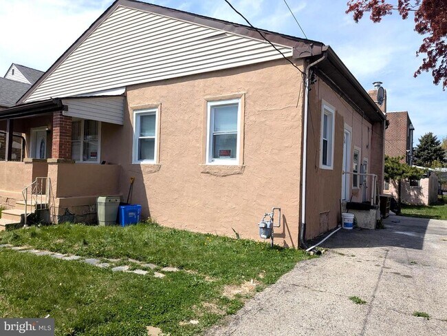 Photo - 7524 Whitaker Ave