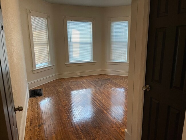 Building Photo - 673-675 Park Ave Unit 675 Park Ave