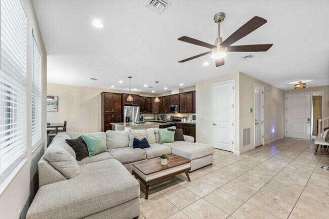 Photo - 16280 Oakview Dr