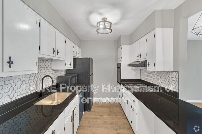 Building Photo - 1302 Mercury Blvd Unit APT 33