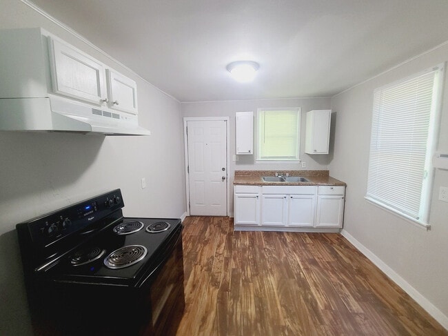 Photo - Room in House on Celia Ave